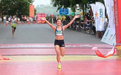 VĐV Nguyễn Trung Cường, Nguyễn Thị Oanh về nhất cự ly 21 km giải Quảng Trị Marathon