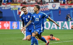 Đội tuyển Ý 'chết đi sống lại' ở giây cuối, Croatia đối mặt nguy cơ sớm về nước