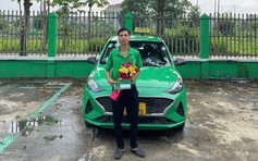 Tài xế taxi trả lại gần 50 triệu đồng cho khách chuyển khoản nhầm