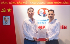 Báo Thanh Niên kết nạp đảng viên mới ở Trường dạy làm báo Huỳnh Thúc Kháng