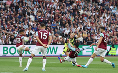 Haaland lập kỷ lục với cú hat-trick thứ hai giúp Man City hạ West Ham 