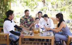 Dương Lâm trổ tài nấu bữa sáng ngon lành cùng chủ nhà người Pháp