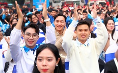 Hàng ngàn học sinh, sinh viên xếp hàng tham gia Connect Fest 2025