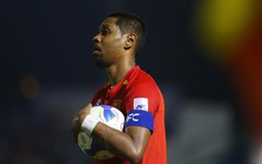 Cao Pendant Quang Vinh làm ‘sếp trưởng’ lượt về, Văn Lâm sẽ biết phát động tấn công bằng chân?