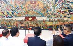 Tranh sơn mài vẽ Bác Hồ nhận Guinness thế giới

