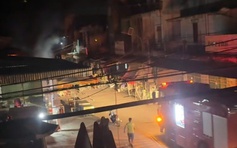 Đồng Tháp: Cháy chợ Bình Hàng Tây, 9 ki ốt bị thiêu rụi