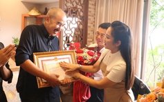 Đạo diễn Bùi Thạc Chuyên được UBND TP.HCM tặng bằng khen 