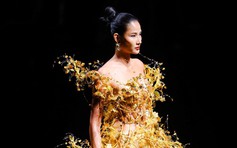 Hoàng Thùy dát vàng, hóa nữ thần tại Tuần lễ thời trang Thượng Hải