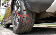 Đường rãnh ngoằn ngoèo trên lốp xe có công dụng gì?