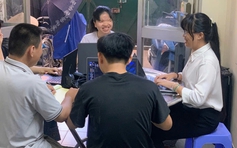 Cô gái khiếm thị làm điều phi thường: Nghiên cứu ứng dụng AI để dạy tiếng Anh