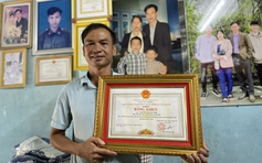 'Anh Thế 76' với đồng bào Ca Dong