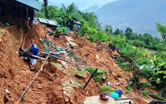 Rời làng vì sạt lở