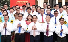 Xây nền móng siêu đô thị TP.HCM từ điển hình dân vận khéo