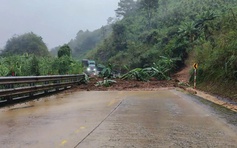 Quảng Ngãi: Giao thông miền núi bị ảnh hưởng trầm trọng do sạt lở sau mưa lớn