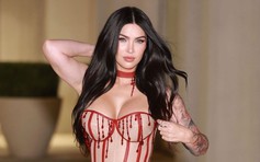 Megan Fox khoe sắc vóc bốc lửa sau khi sinh con thứ 4