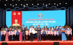 Một đại diện của EVNHCMC được vinh danh tại Đại hội Thi đua yêu nước