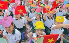 TP.HCM: Sẽ hỗ trợ tiền học kỹ năng sống, ngoại ngữ, bơi... cho học sinh yếu thế