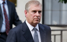 Ông Andrew mất tước hiệu Hoàng tử Anh