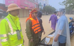 Các chủ ghe 'chặt chém' giữa lũ lịch sử ở Huế: Công an vào cuộc xử lý