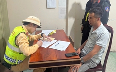 Bị phạt vì dừng xe ở làn dừng khẩn cấp trên cao tốc để bay flycam