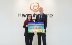 Hanwha Life Việt Nam trao tặng 200 triệu đồng, mang Trung Thu ấm áp cho thiếu nhi