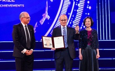 Chủ nhân Giải thưởng VinFuture nhận Giải Nobel Hóa học 2025
