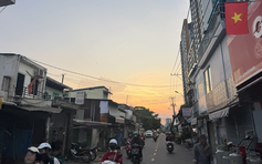 Tiếng karaoke bờ kênh là một phần hồn của TP.HCM