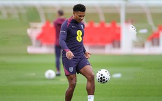 Đội tuyển Anh cạn kiệt trung phong vẫn thắng Xứ Wales 3-0