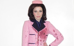 Julia Fox gây phẫn nộ với tạo hình Đệ nhất phu nhân Jackie Kennedy