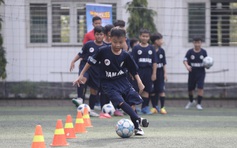 Sân trường trở thành ngày hội bóng đá: Đội bóng nhi đồng được tiếp lửa