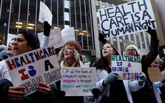 Nguy cơ đạo luật Obamacare sụp đổ dưới kế hoạch 
của ông Trump