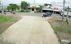 Ô tô cán hai cụ già rồi chở đi cấp cứu, không trình báo