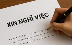 Cô gái 21 tuổi nhắn tin xin nghỉ việc gây bão mạng: Lịch sự hay… làm quá?