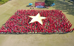 Xác lập kỷ lục 1.000 người Việt ở Nhật xếp hình lá cờ Tổ quốc