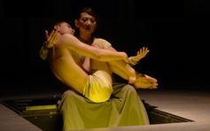 ‘Ảo quan’ của sân khấu 5B mở màn Liên hoan quốc tế Sân khấu thử nghiệm 2025