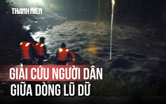 Nghẹt thở cảnh giải cứu người dân giữa dòng lũ dữ tại Đà Nẵng