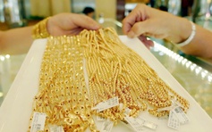 Sức mua nữ trang giảm vì bị hạn chế thanh toán bằng thẻ tín dụng