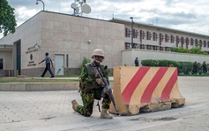 Thủy quân lục chiến Mỹ đấu súng với thành viên băng nhóm Haiti