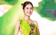 Hoa hậu Nguyễn Thanh Hà được khen bởi nhan sắc ngọt ngào, rạng rỡ