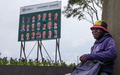 Thu nhập một năm của các tỉ phú đủ giúp cả thế giới thoát nghèo