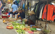 Giá rau củ ở TP.HCM tăng mạnh sau sạt lở, mưa lũ: Sở Công thương nói gì?