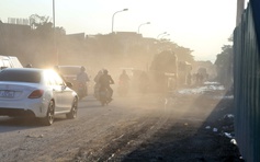 'Khốn khổ' với bùn lầy, nắng bụi khi thi công Vành đai 4