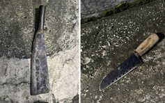 TP.HCM: Người dân bắt giữ 2 thiếu niên mang dao đi trộm xe máy