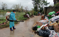 Gia Lai huy động 180 nhân viên y tế xử lý môi trường sau lũ