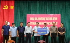 Thường trực Ban Bí thư trao 20 tỉ đồng giúp Khánh Hòa, TP.HCM hỗ trợ 50 tỉ