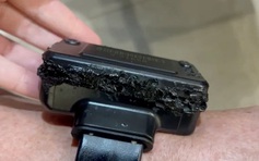 Cựu Tổng thống Brazil Bolsonaro nghi cố phá vòng định vị để bỏ trốn