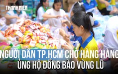 Dòng người ở TP.HCM chở hàng hóa ủng hộ đồng bào vùng lũ