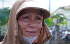 Ngập lụt miền Trung: 'Mai con đi học lại, mà không có sách vở'