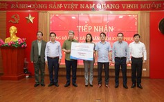 Các nguyên lãnh đạo tỉnh Khánh Hòa vận động ủng hộ khắc phục hậu quả mưa lũ lịch sử