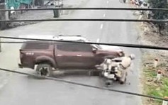 Tài xế lái xe bán tải húc ngã xe đặc chủng của CSGT Tây Ninh